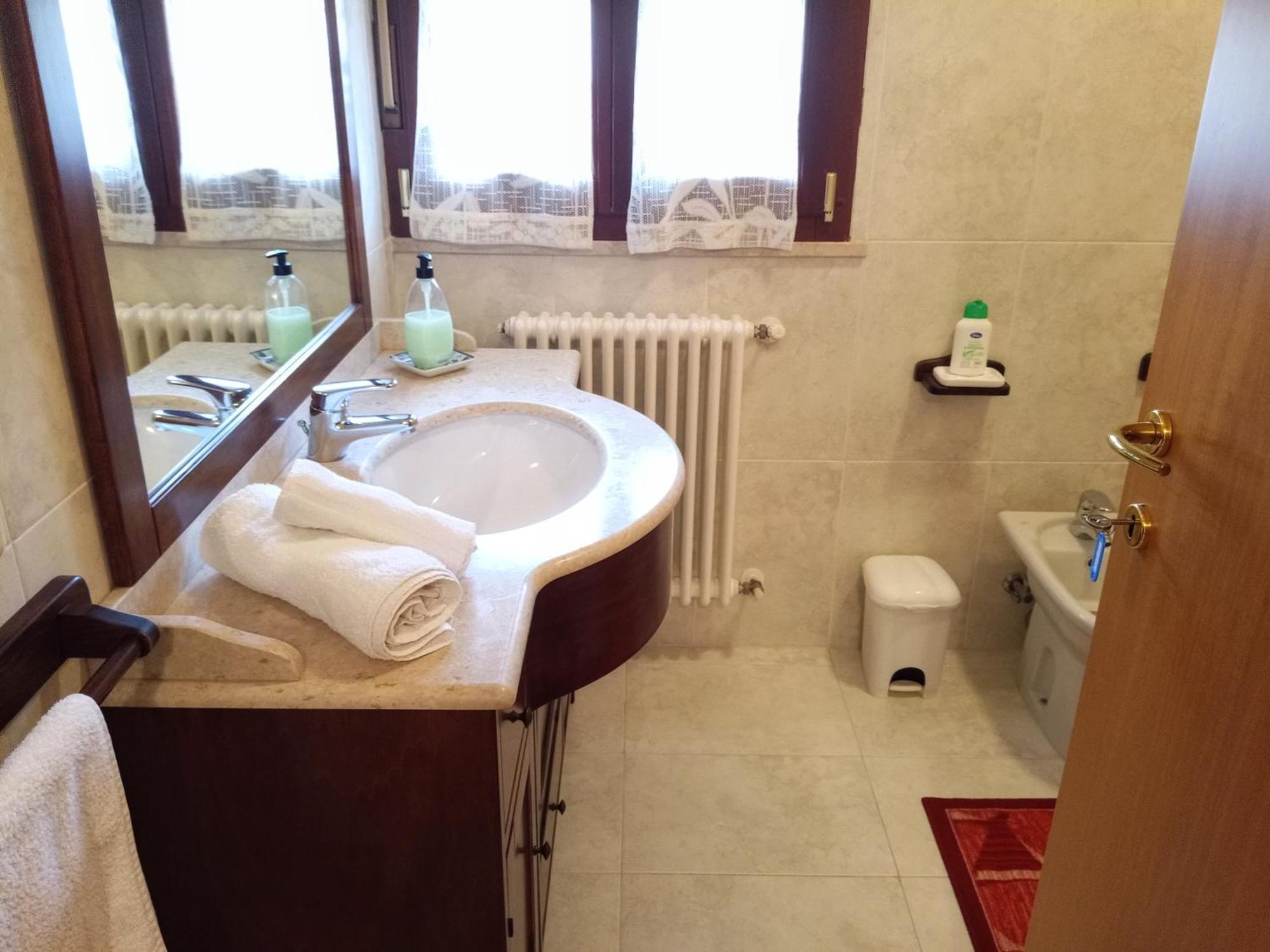 Appartamento Che Vista! Affittacamere Mombaroccio Luaran gambar