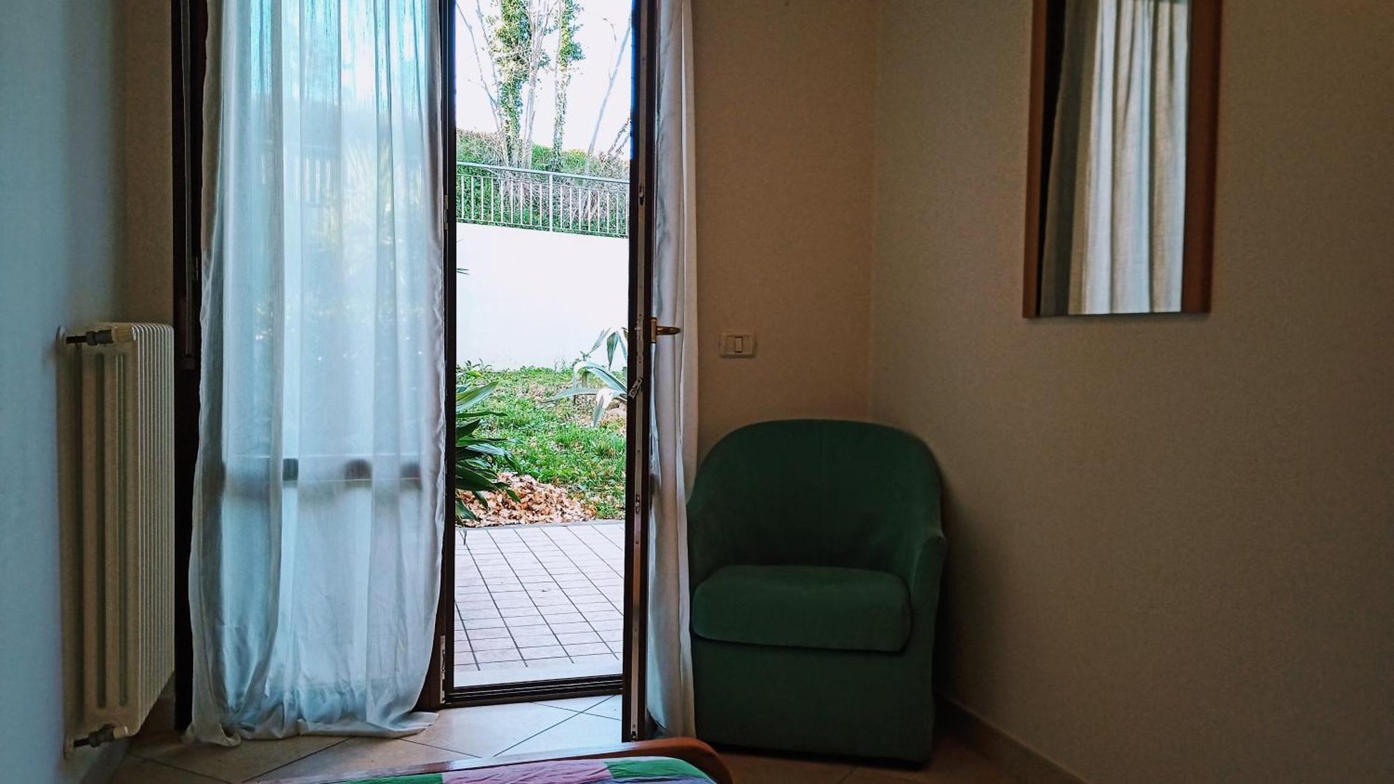 Appartamento Che Vista! Affittacamere Mombaroccio Luaran gambar