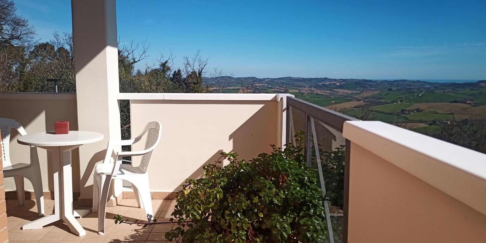 Appartamento Che Vista! Affittacamere Mombaroccio Luaran gambar